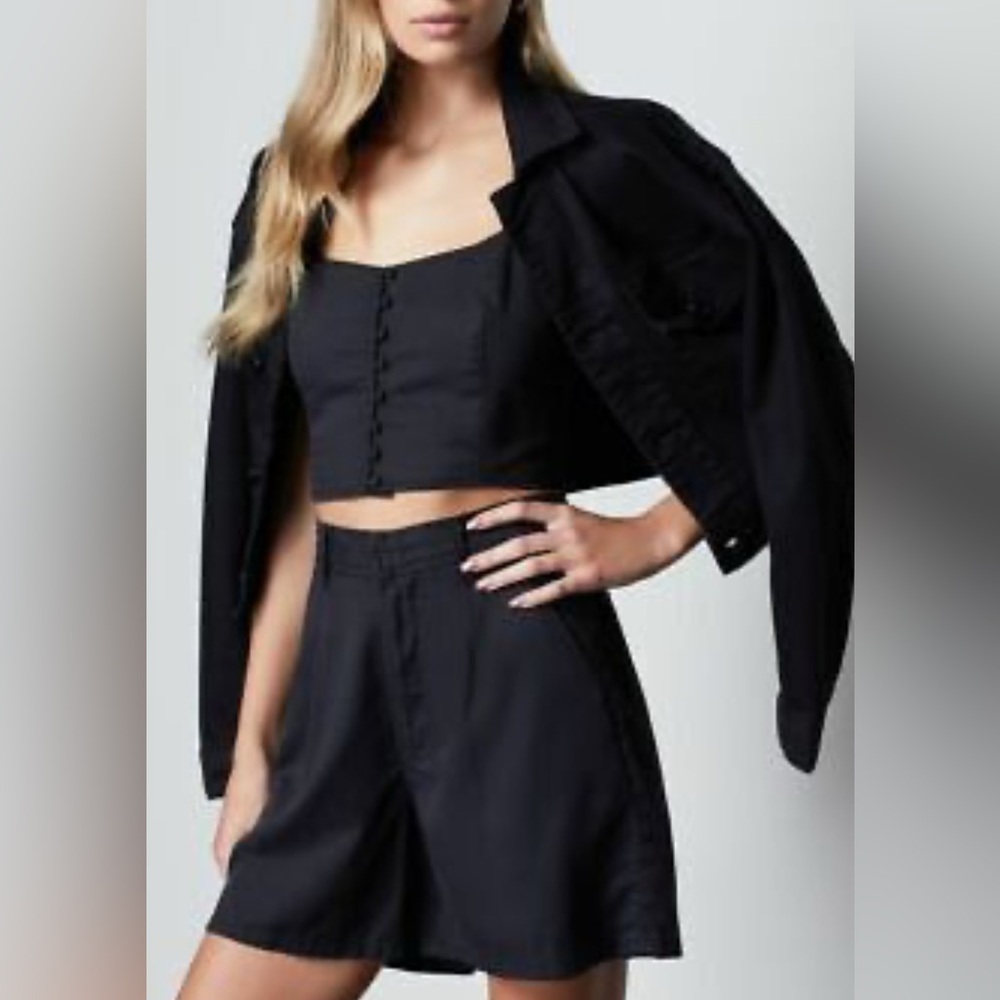 Good American Boss A Line Shorts